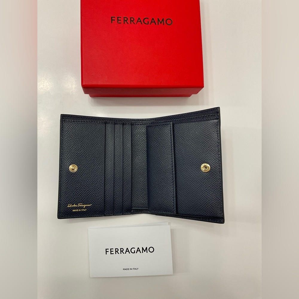 NIB Ferragamo Gancini compact wallet - Picture 5 of 9